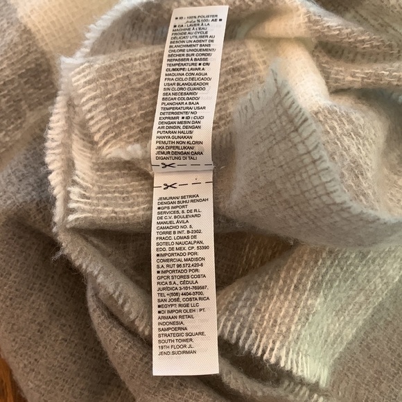 Old Navy neck Scarf large checks Grey and white poly buffalo print - Picture 7 of 11